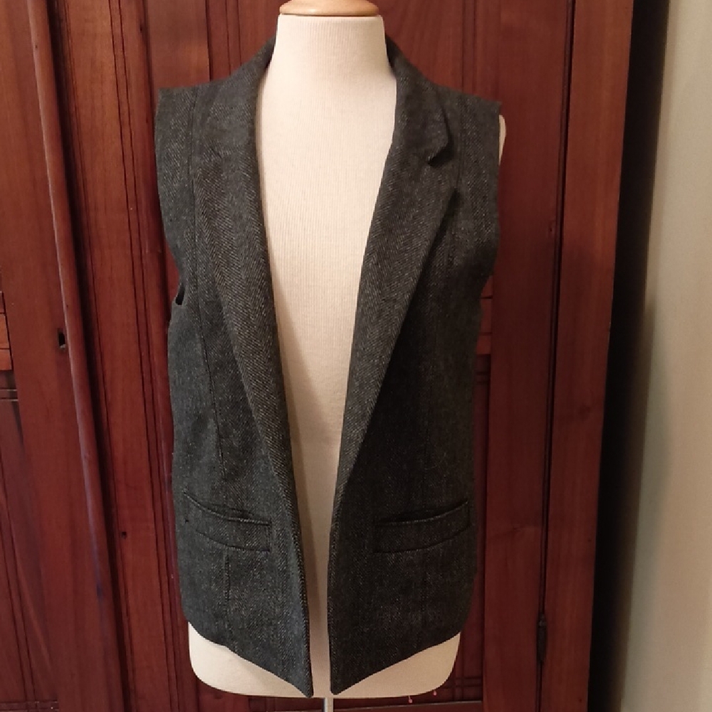 Club Monaco Wool Blend Charcoal Herringbone Vest Sz M